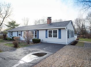 1 Robin Glen Rd, Stratham, NH 03885