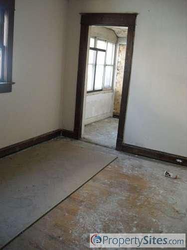 2nd image of 3933 Euclid Ave