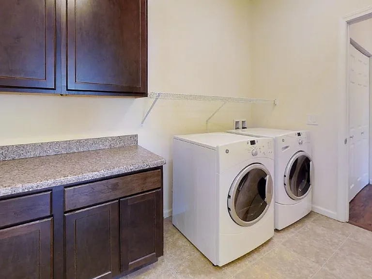Windsor West | Specials Available — Photo 71