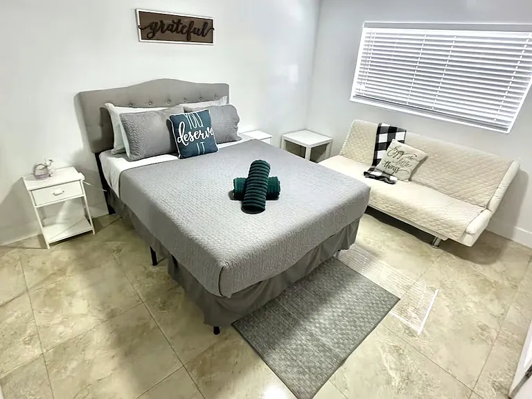 5733 SW 24th Ave — Photo 38
