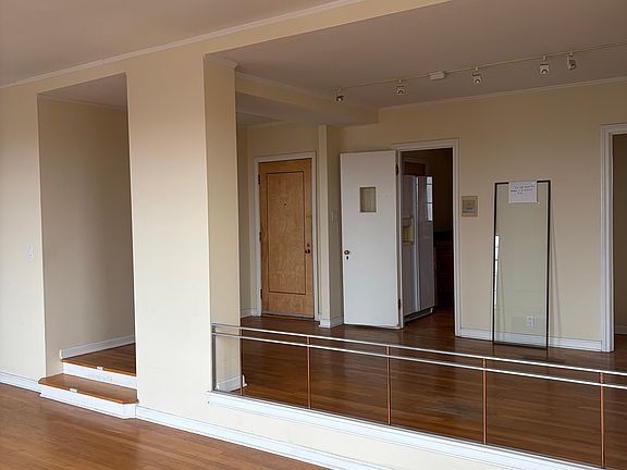 4th image of 2768 Lancashire Rd #204