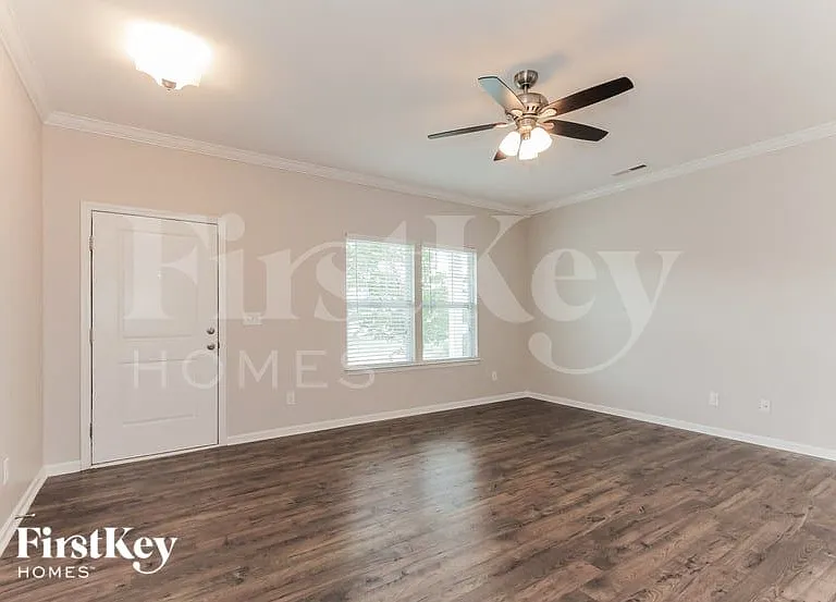 3815 Streamside Dr — Photo 4