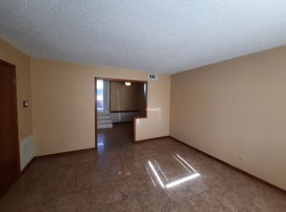 $750 2 bedroom/ 1 bathroom - Apartment in the Orchard Breeze Neighborhood, Wichita, KS 67209