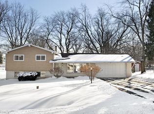 23W215 Armitage Ave, Glen Ellyn, IL 60137