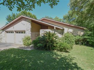 208 N Saeger St, Brenham, TX 77833