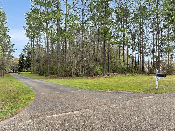 2nd image of 515 Baker Rd