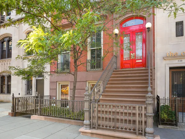 336 West 23rd Street image 2 of 25