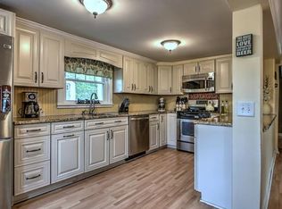 147 Lakeview Ter, Sandy Hook, CT 06482