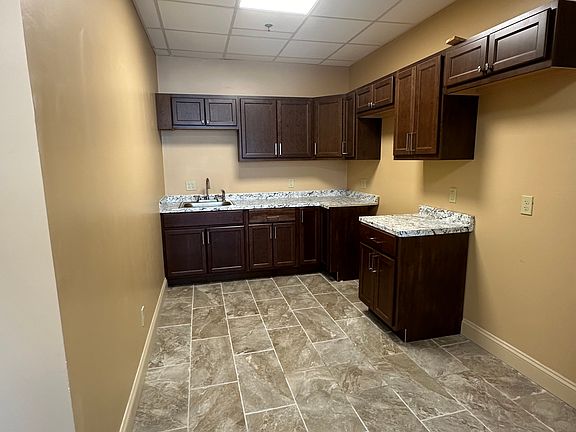 2nd image of 2207 Elmwood Ave #4