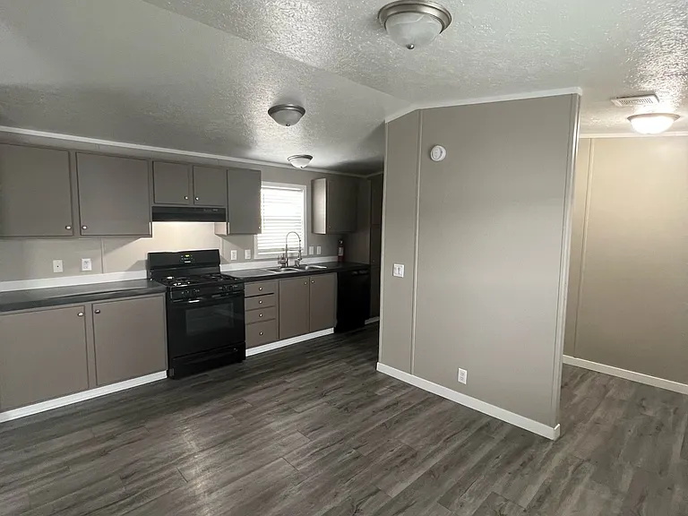 Five Seasons Davenport — Photo 15