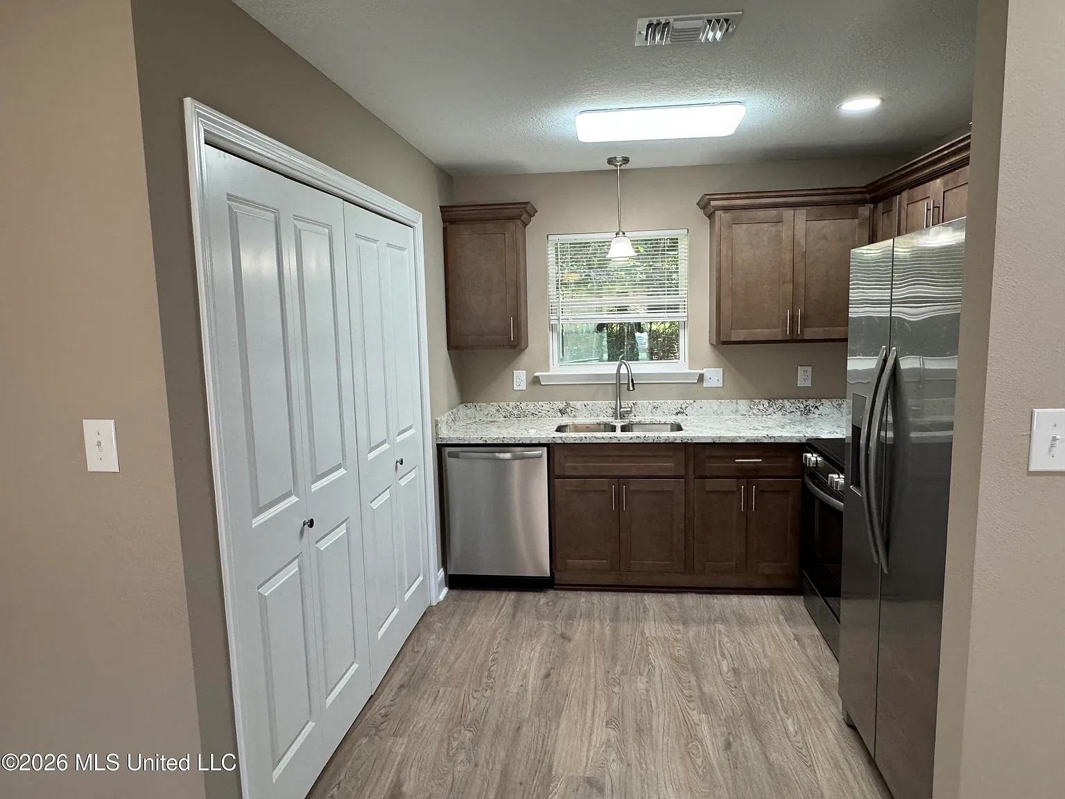 2 bed, 2.0 bath, 1020 sqft, $1,700 — Photo 3