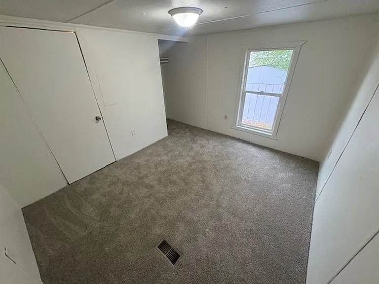 595 Chickadee Dr — Photo 18