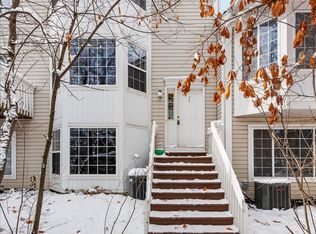 34 S Macgillis Dr, Round Lake, IL