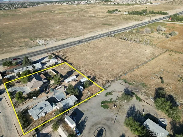 12033 Locust Ln, Apple Valley, CA 92308