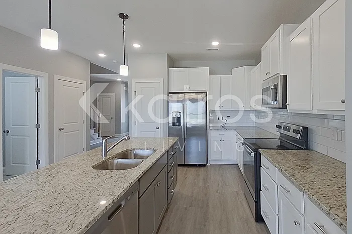 3704 Oak Leaf Way #E — Photo 7