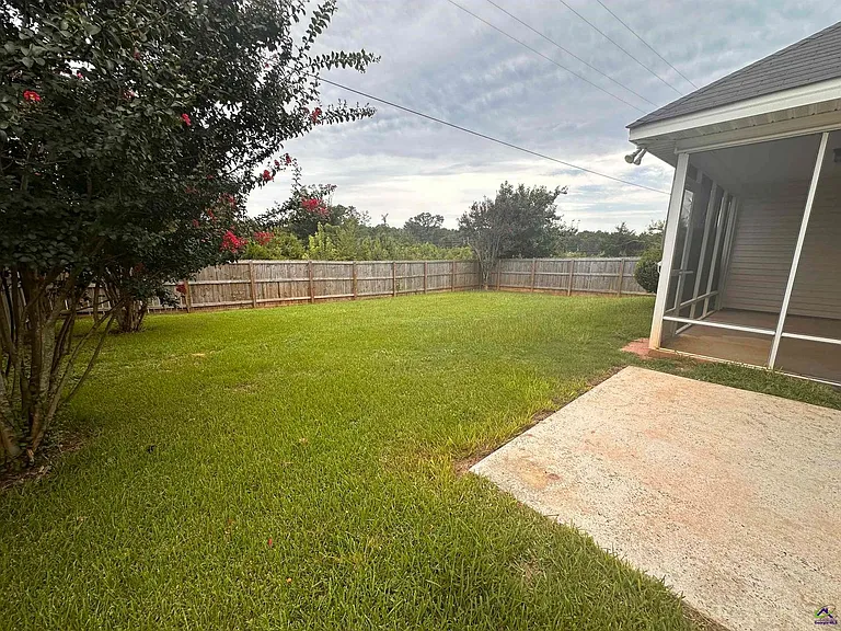 123 Larkspur Ln — Photo 19