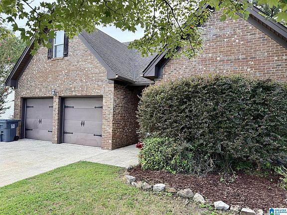 5th image of 932 Valley Cir