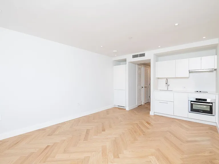 12 Commonwealth Ave #708 — Photo 1