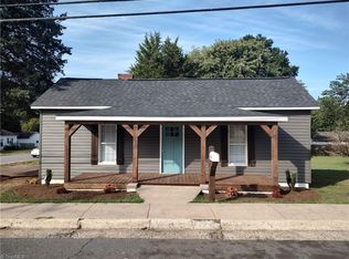 213 S Fieldcrest Rd, Eden, NC 27288