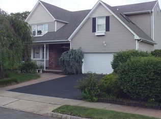 63 Rohill Rd, Hillsborough, NJ 08844