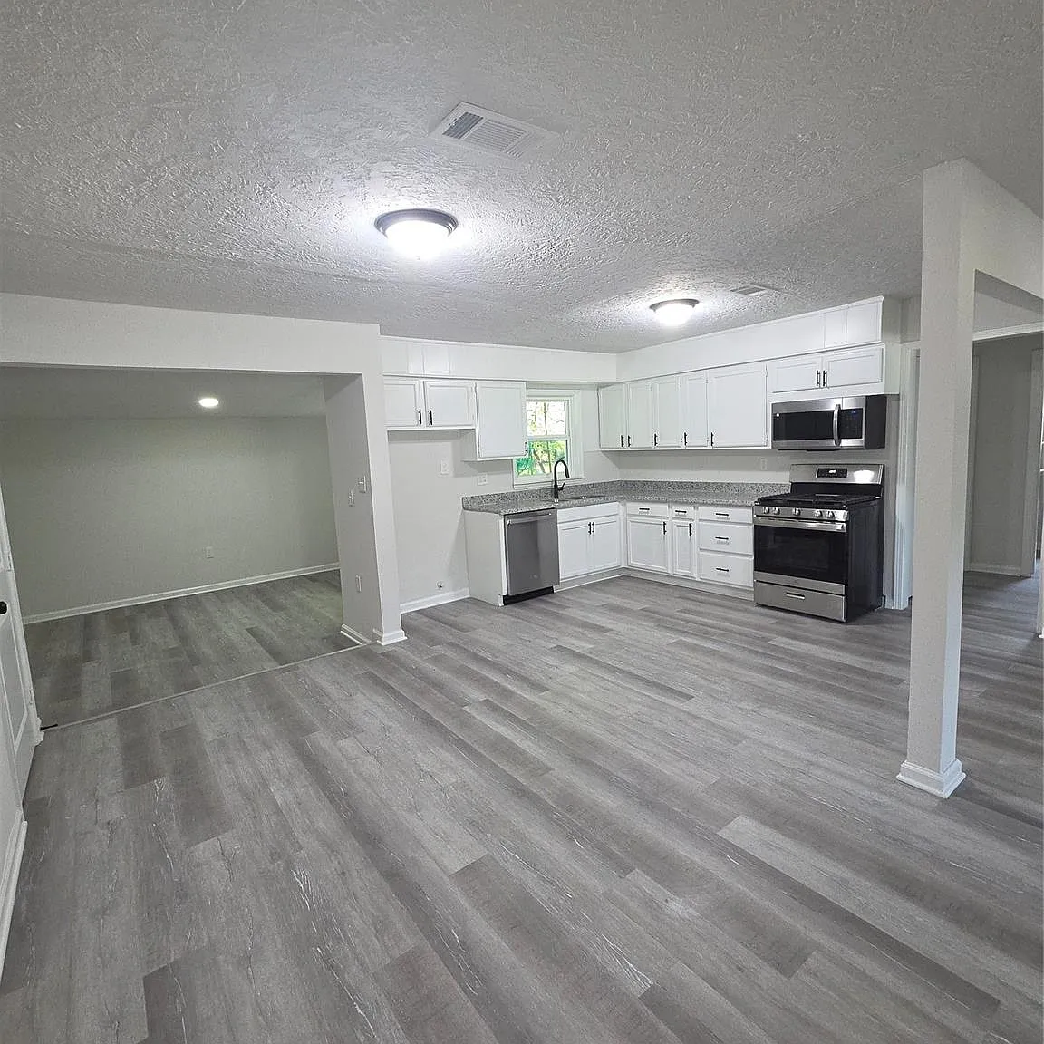 4 bed, 2.0 bath, 1536 sqft, $1,950 — Photo 4