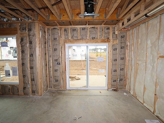 5th image of 6045 Miranda Ln