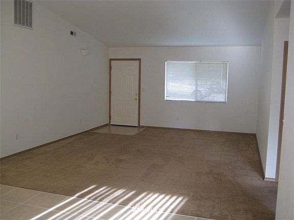 4th image of 19307 75th Street E