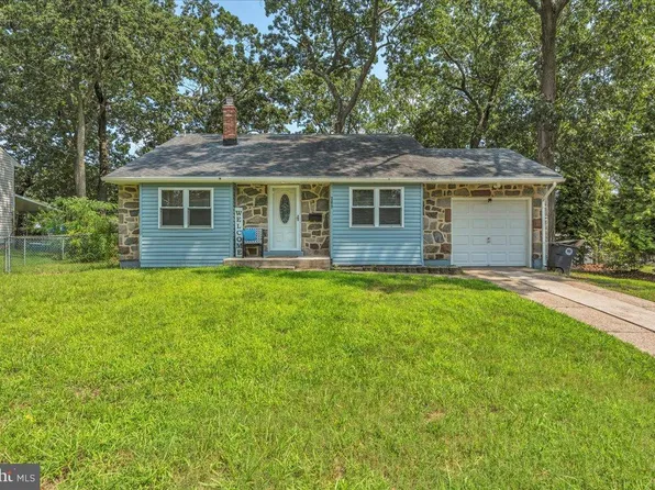 209 Sussex Dr, Lindenwold, NJ 08021