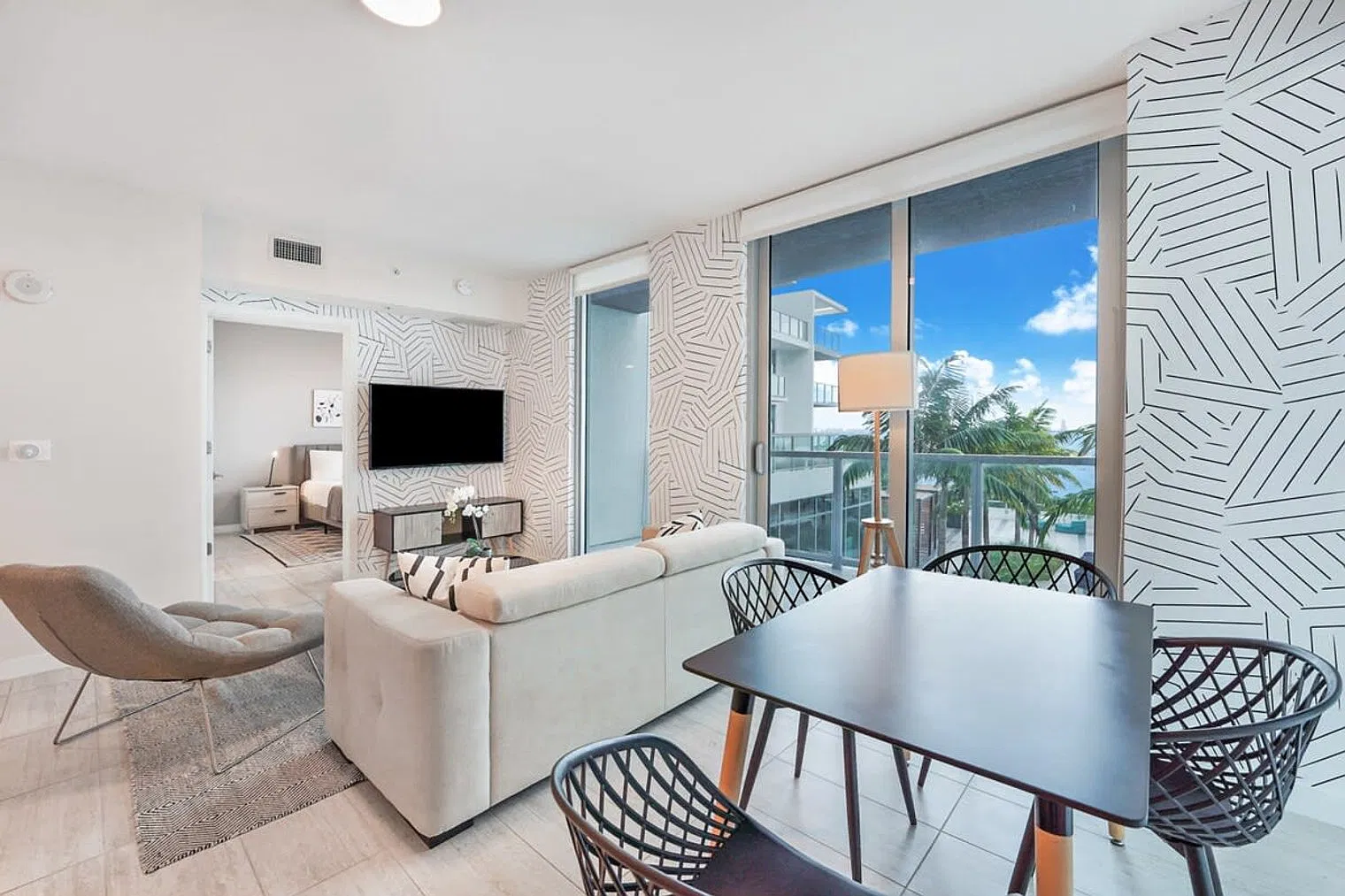 1 bed, 1.0 bath, 850 sqft, $8,597 — Photo 3