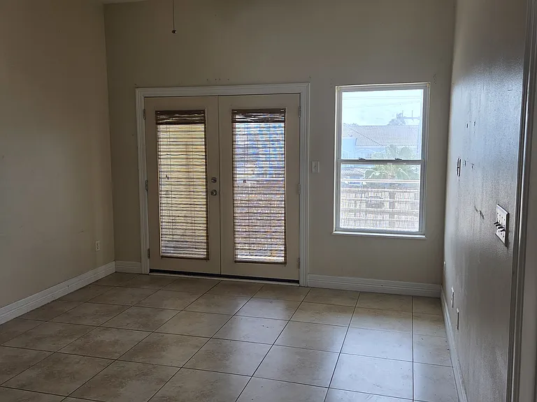5600 Padre Blvd — Photo 7