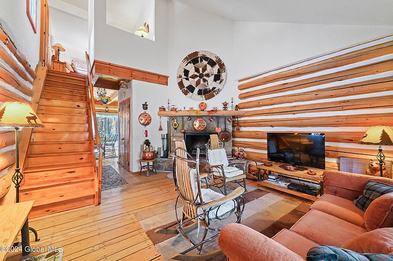 3rd image of 3 High Pines Terrace #A