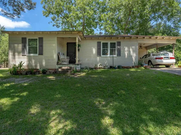 503 N Buchmeyer St, Overton, TX 75684