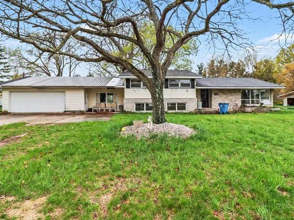 117 N Apple St, Hart, MI 49420