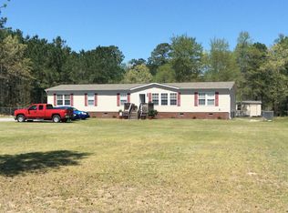 129 Edgewater Lane, Richlands, NC 28574