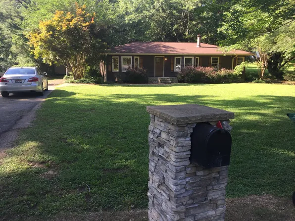 106 Poplar St, Trussville, AL 35173