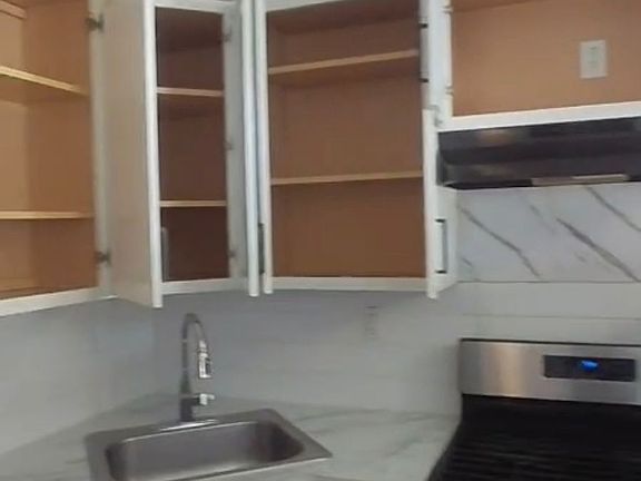 2nd image of 131 William St APT 1