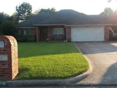 822 Riverside Dr, Alvin, TX, 77511