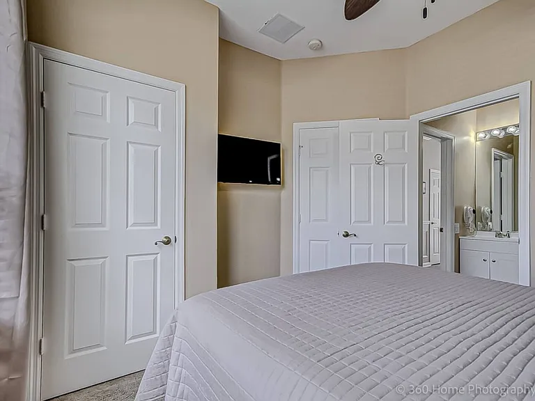 Silver Palm Dr — Photo 16