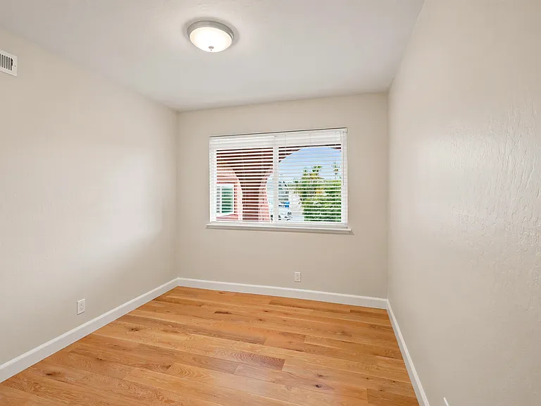 412 Kehoe Ave — Photo 16