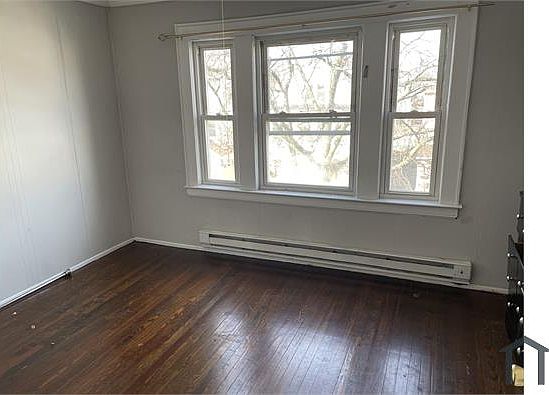 1st image of 130 Isabella Ave Floor 3