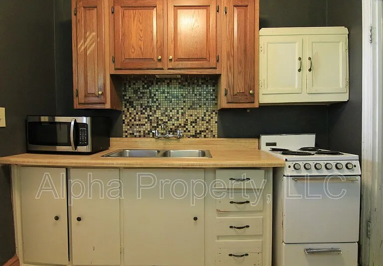 301 Dupont Dr #B — Photo 12