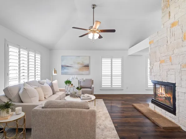 1601 Autumn Breeze Ln, Lewisville, TX 75077