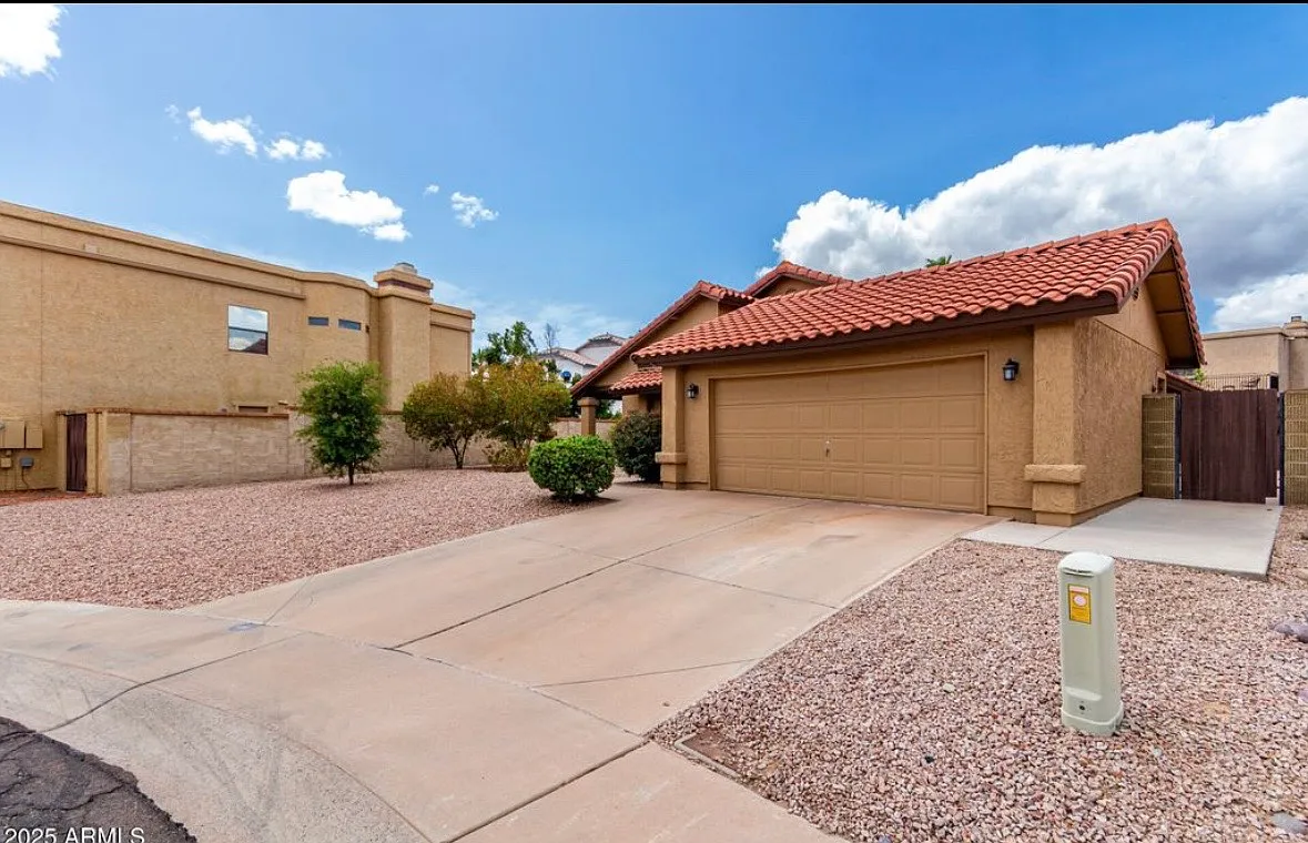 3 bed, 1740 sqft, $2,680 — Photo 3