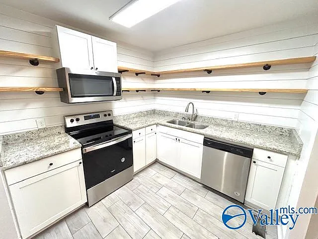 1 bed, 1.0 bath, 970 sqft, $900 — Photo 3