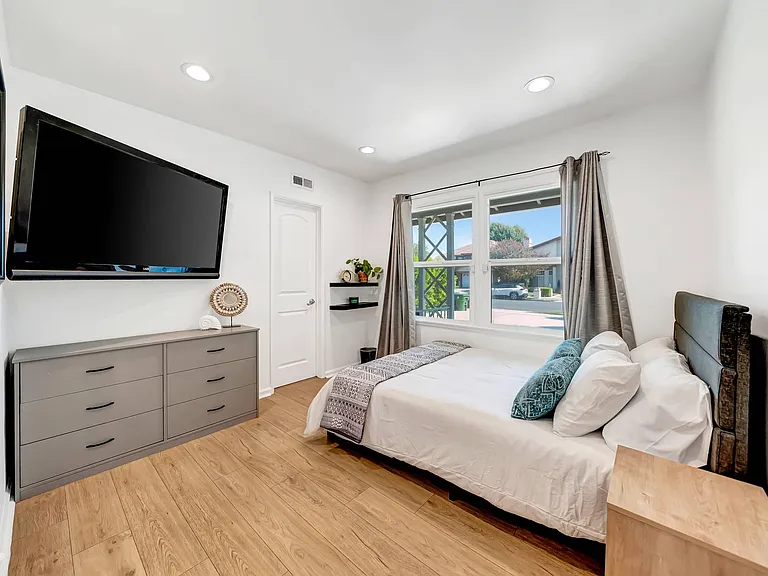 7715 Oakdale Ave — Photo 19