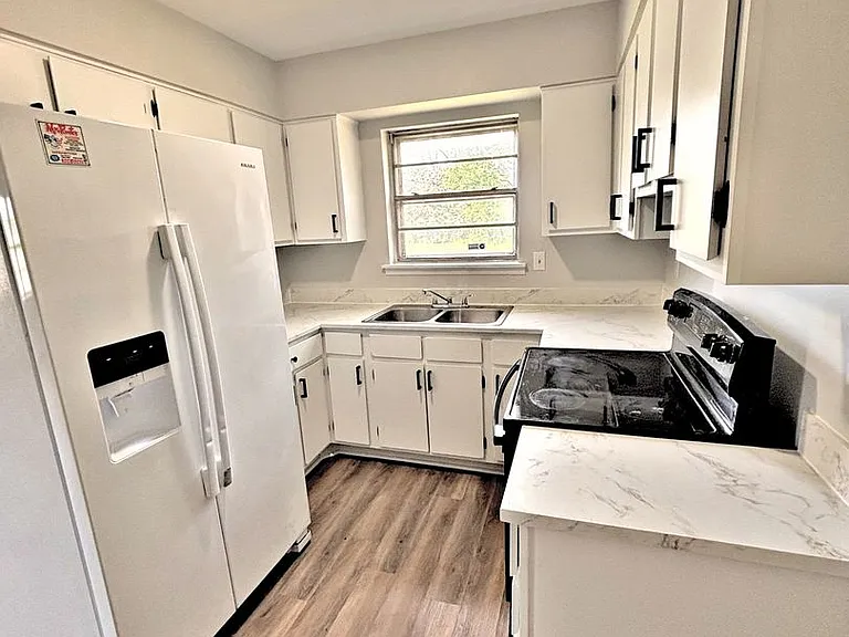 102 Elm Ct NE — Photo 7