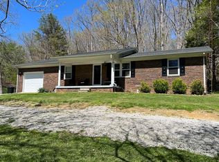 8936 Rochester Rd, Morgantown, KY 42261