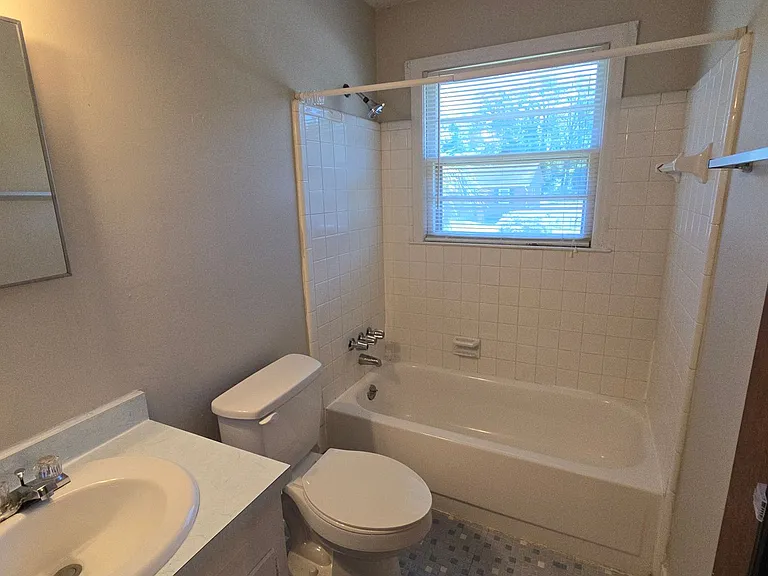 2233 Windsor Dr — Photo 19