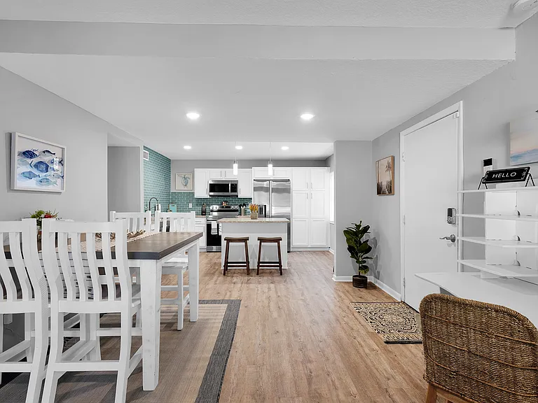 16 Ewing St #A — Photo 10