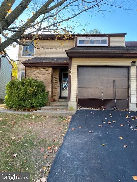 2nd image of 150 Sandybrook Dr